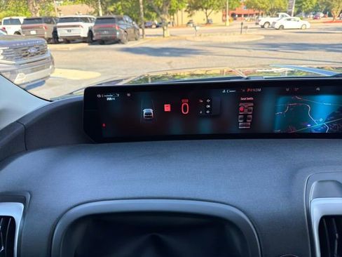 Certified 2025 Ford Expedition Active AWD/4WD image 17
