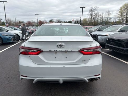 Used 2024 Toyota Camry SE image 6