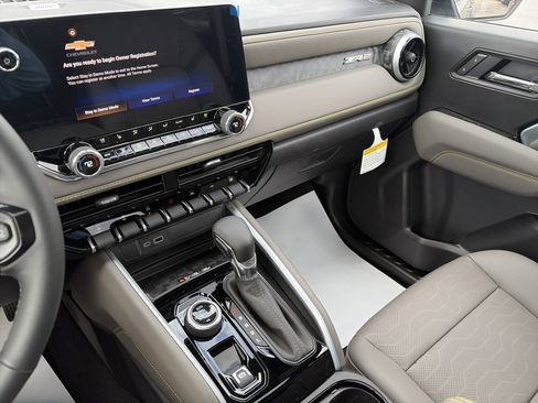 New 2026 Chevrolet Colorado ZR2 w/ Technology Package AWD/4WD image 22