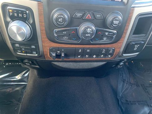 Used 2018 RAM 1500 Laramie image 26