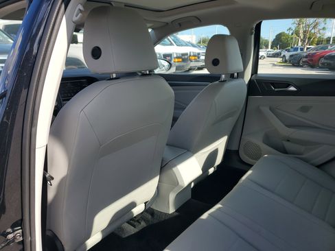 Used 2023 Volkswagen Jetta SE w/ Panoramic Sunroof Package image 14