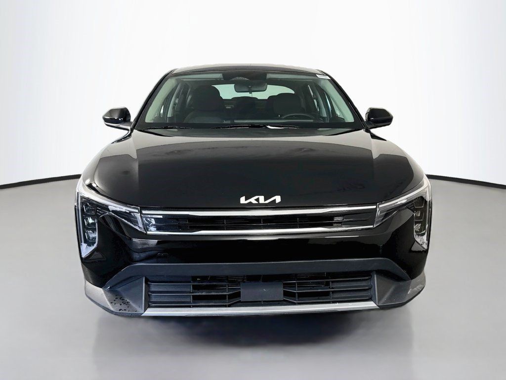 Used 2025 Kia K4 FWD image 2