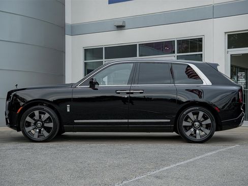 New 2026 Rolls-Royce Cullinan image 11