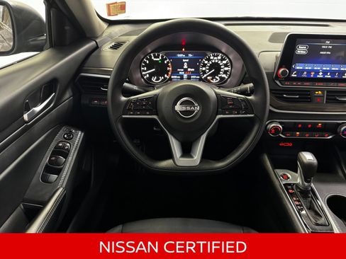 Certified 2025 Nissan Altima 2.5 SV FWD image 17