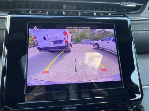 New 2025 Jeep Grand Cherokee Laredo image 9