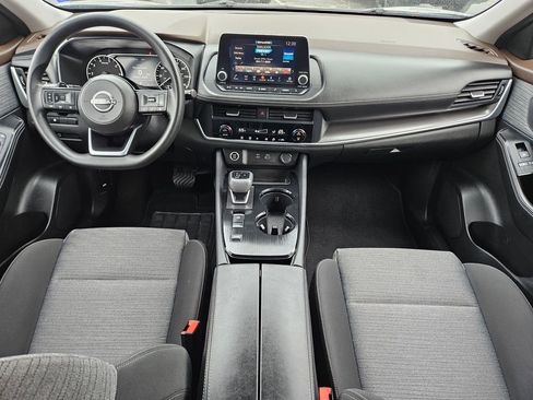 Used 2023 Nissan Rogue SV image 18