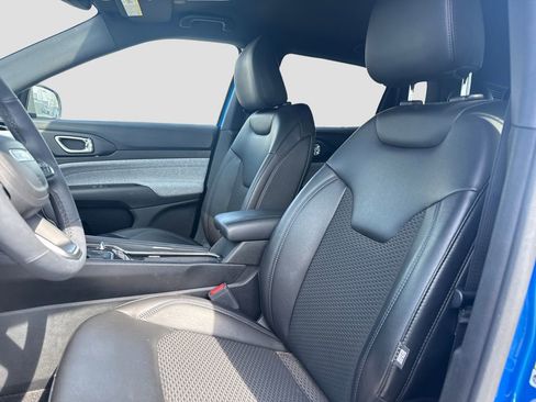 Used 2023 Jeep Compass Latitude w/ Convenience Group image 11