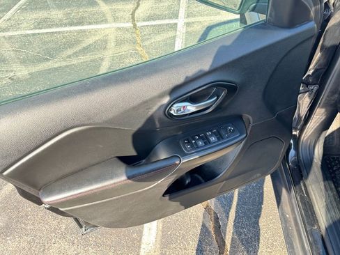 Used 2021 Jeep Cherokee Trailhawk w/ Sun, Sound & Nav Group image 21