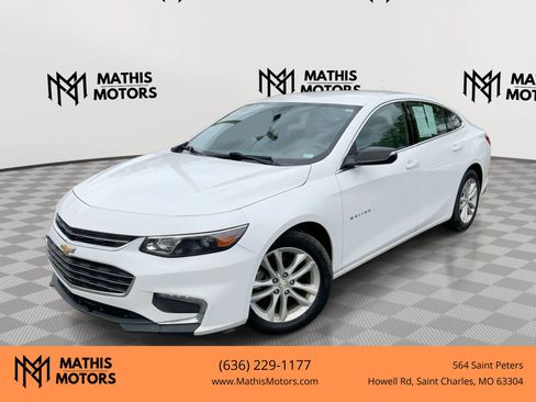 Used 2017 Chevrolet Malibu LT FWD image 1