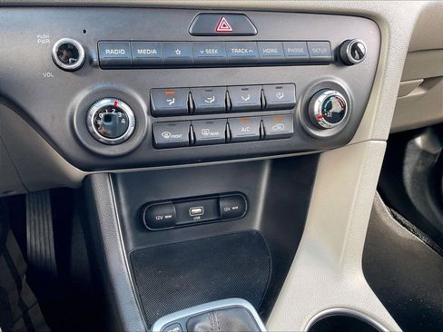 Used 2020 Kia Sportage LX AWD/4WD image 24