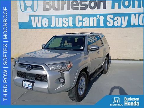 Used 2022 Toyota 4Runner SR5 Premium w/ Moonroof Package RWD image 1