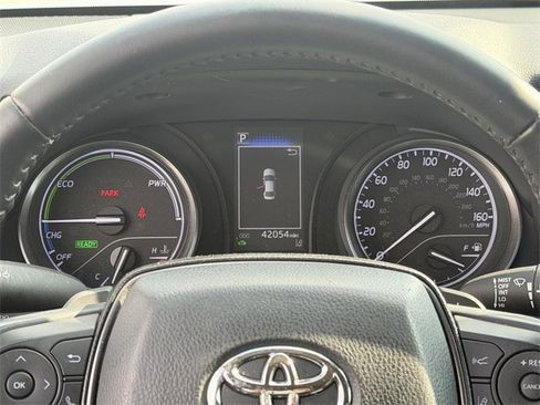 Used 2022 Toyota Camry SE image 16