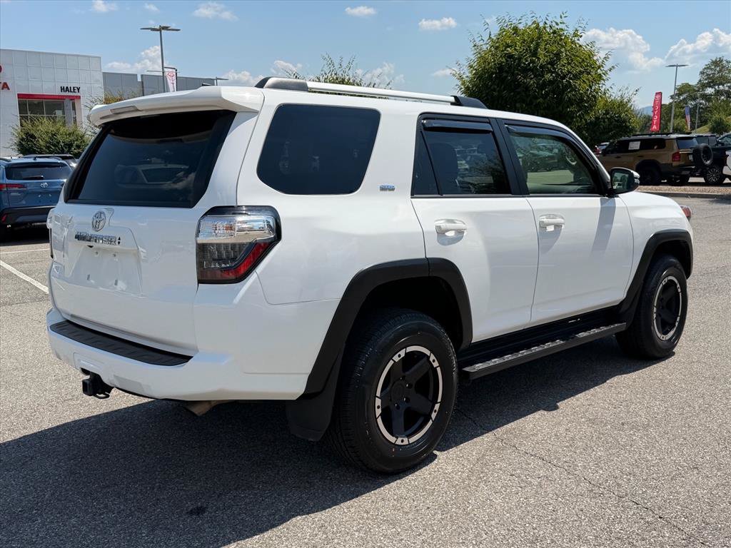 Used 2024 Toyota 4Runner SR5 Premium AWD/4WD image 4
