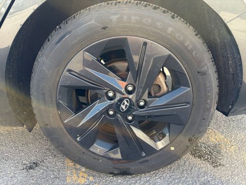 Used 2023 Hyundai Elantra SEL image 29