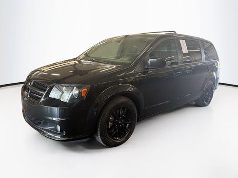 Used 2019 Dodge Grand Caravan GT FWD image 3