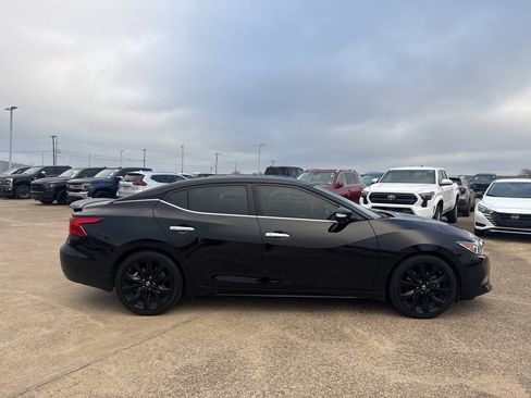 Used 2018 Nissan Maxima SR w/ Midnight Edition image 8