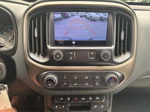 Used 2022 Chevrolet Colorado Z71 AWD/4WD image 23