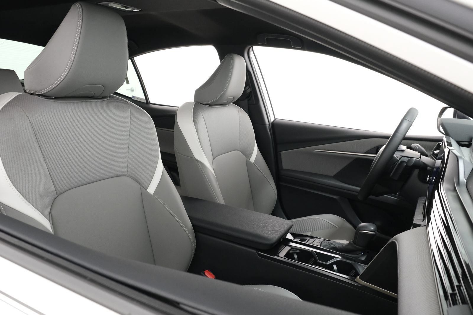 Used 2026 Toyota Camry SE w/ Convenience Package FWD image 38