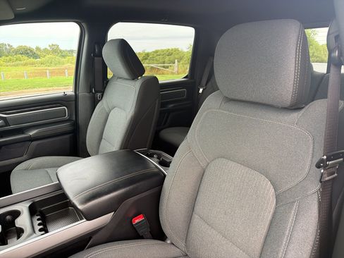 Used 2022 RAM 1500 Big Horn AWD/4WD image 16