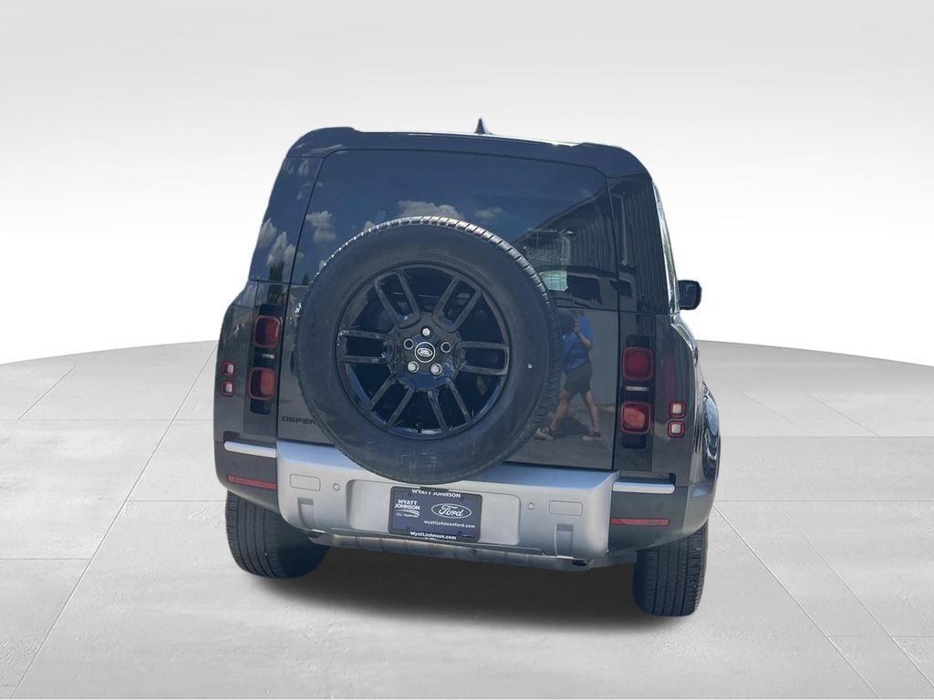 Used 2025 Land Rover Defender 110 S AWD/4WD image 5