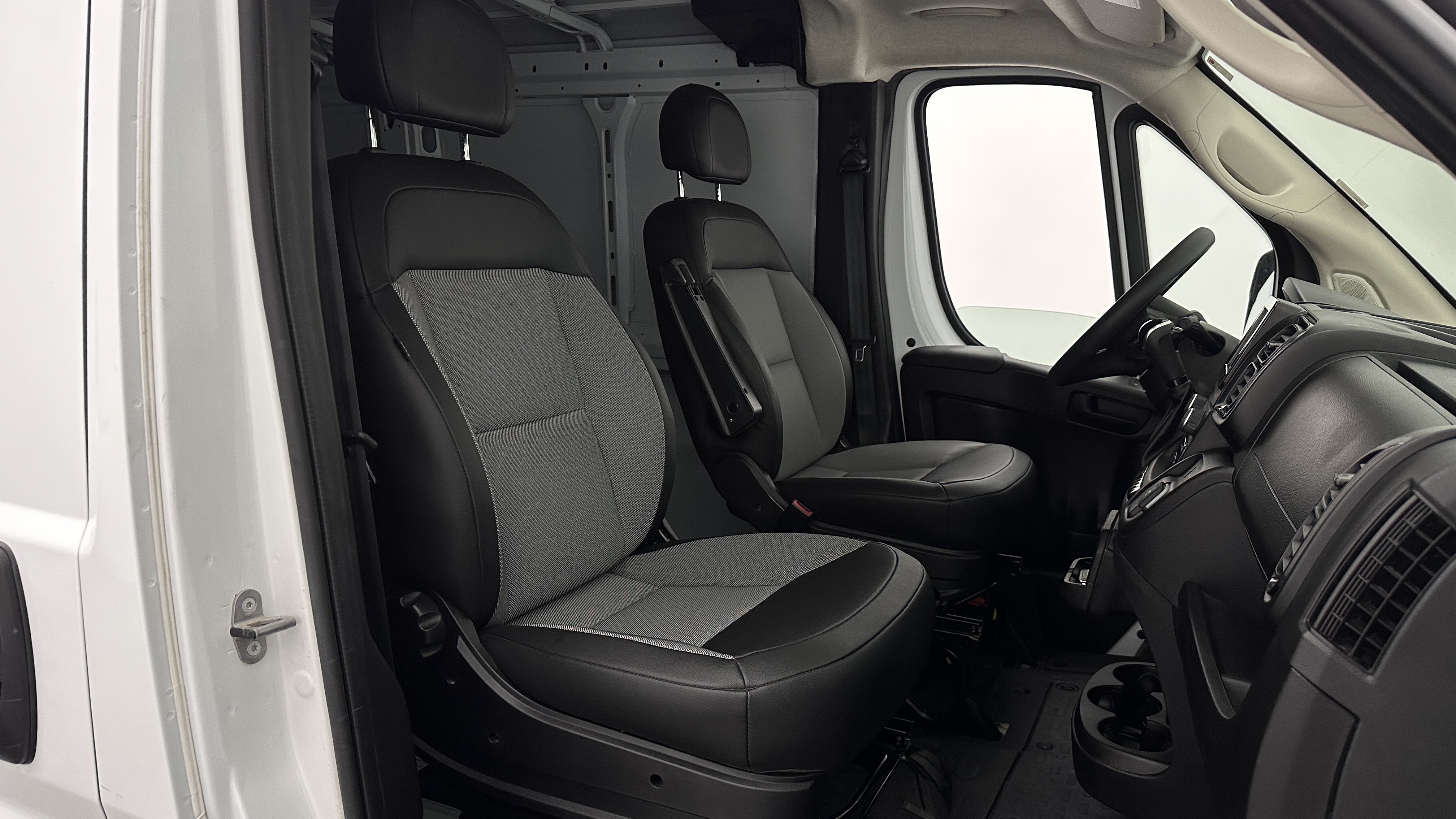 Used 2026 RAM ProMaster 2500 w/ Convenience Group FWD image 25