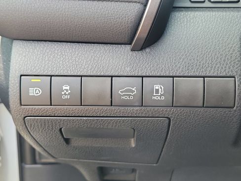 Used 2019 Toyota Camry SE w/ Convenience Package FWD image 23