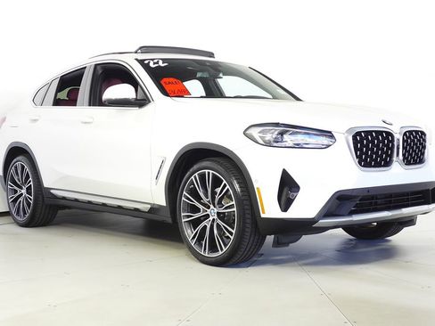 Used 2022 BMW X4 xDrive30i w/ Premium Package 2 AWD/4WD image 4