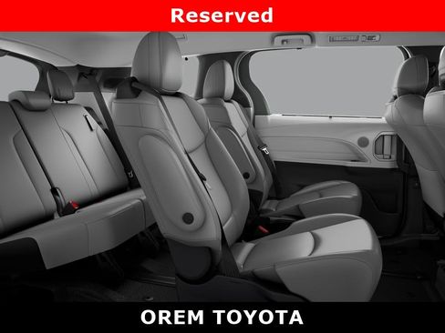 New 2026 Toyota Sienna XLE image 21