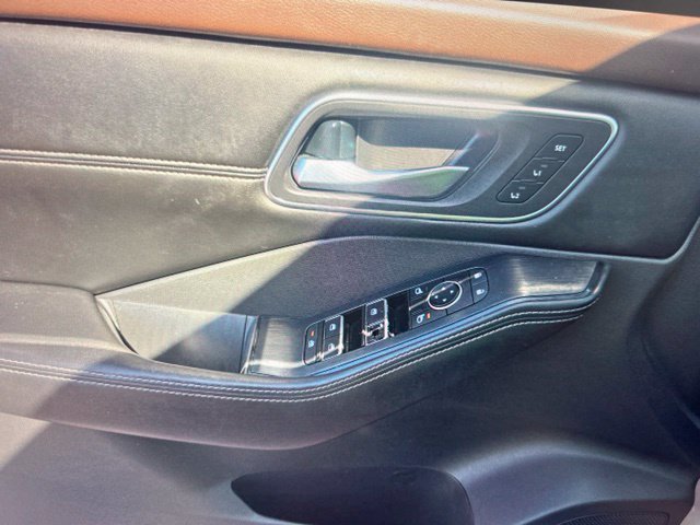 Used 2021 Nissan Rogue SL FWD image 13