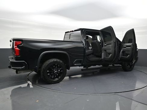 Used 2025 Chevrolet Silverado 2500 High Country w/ High Country Premium Package AWD/4WD image 29