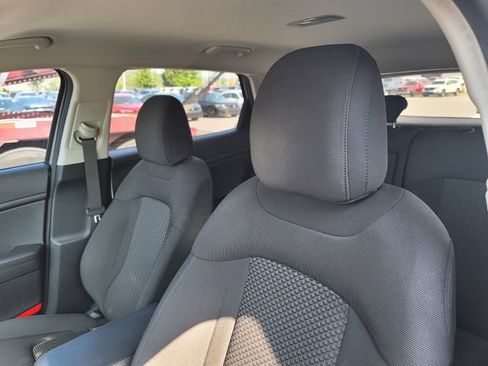 Used 2024 Kia Sportage LX AWD/4WD image 2