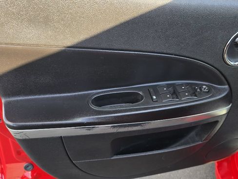 Used 2011 Chevrolet HHR LS FWD image 11