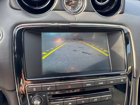 Used 2015 Jaguar XJ AWD image 25
