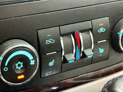 Used 2012 Chevrolet Impala LTZ FWD image 19