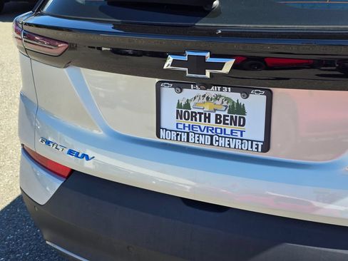 Used 2023 Chevrolet Bolt EUV Premier w/ Sun & Sound Package FWD image 13