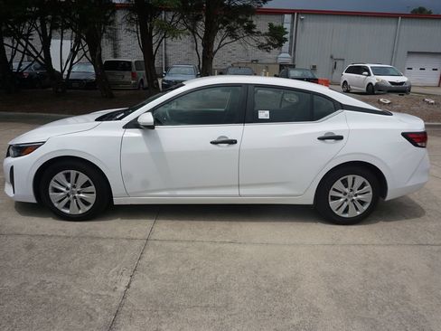 Used 2024 Nissan Sentra S FWD image 16