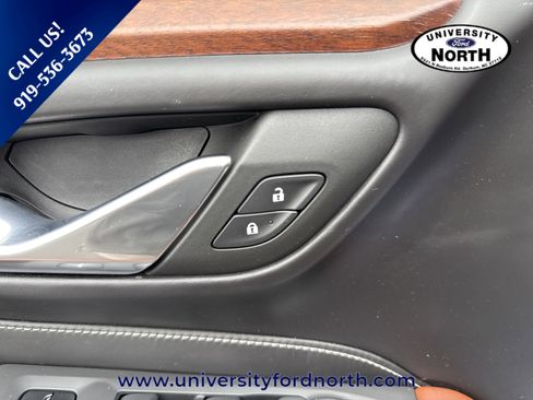 Used 2023 GMC Yukon Denali Ultimate image 12
