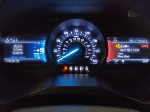 Used 2017 Ford Edge Titanium w/ Equipment Group 301A FWD image 23