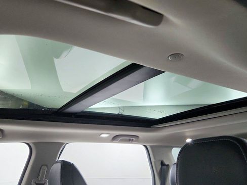 Used 2025 Honda Pilot Touring image 19