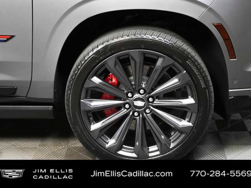 Certified 2026 Cadillac Escalade V w/ LPO, Onyx Lite Package AWD/4WD image 43
