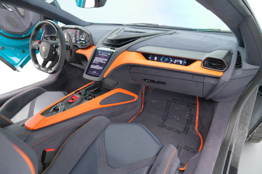 Used 2024 Lamborghini Revuelto AWD/4WD image 34