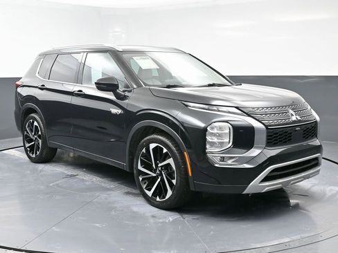 Used 2023 Mitsubishi Outlander SEL image 3