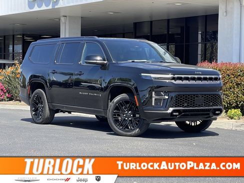 New 2026 Jeep Grand Cherokee Limited w/ Limited Altitude Package AWD/4WD image 1