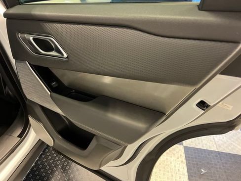 Used 2019 Land Rover Range Rover Velar S AWD/4WD image 14