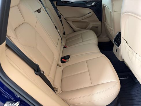 Certified 2026 Porsche Macan AWD/4WD image 26