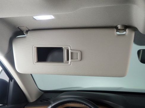 Used 2025 Volkswagen Atlas SE w/ Panoramic Sunroof Package FWD image 62