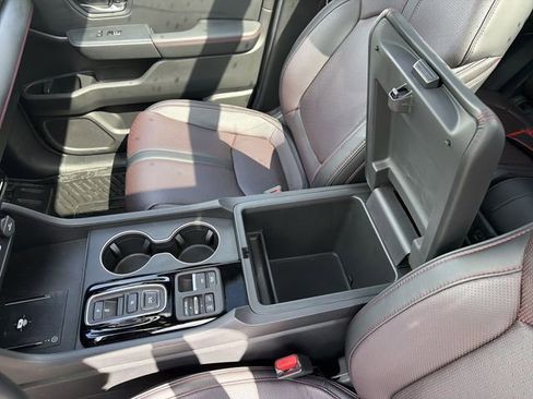Used 2025 Honda Pilot Black Edition image 23