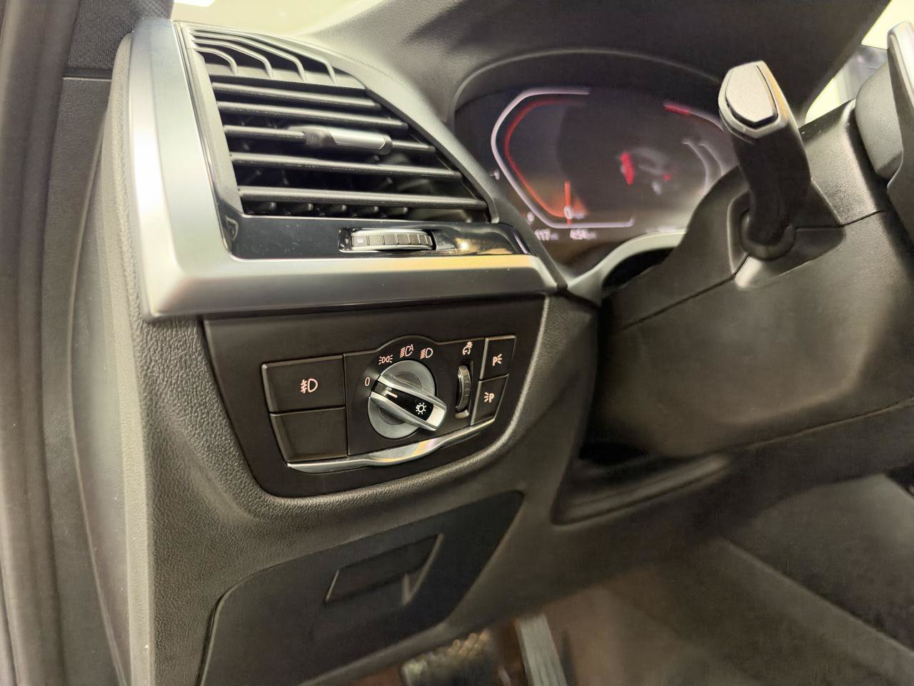 Used 2020 BMW X3 xDrive30i w/ Convenience Package AWD/4WD image 16