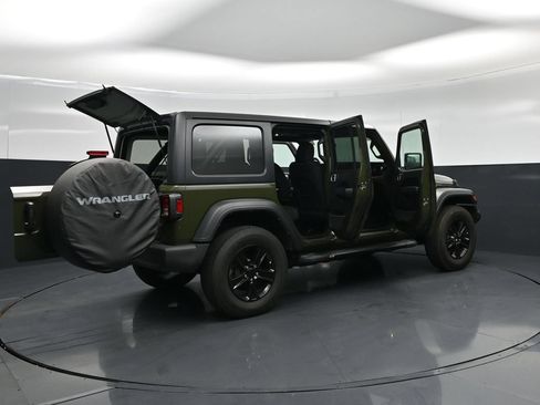 Used 2021 Jeep Wrangler Unlimited Sport AWD/4WD image 5