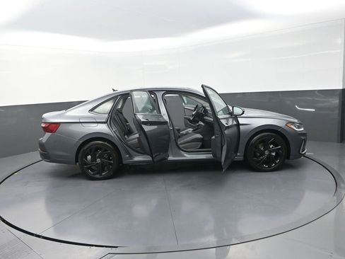 New 2026 Volkswagen Jetta SE FWD image 36